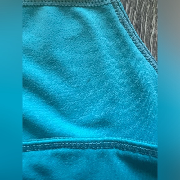 Fabletics sintra geometric keyhole sports bra. Size S - Picture 7 of 10